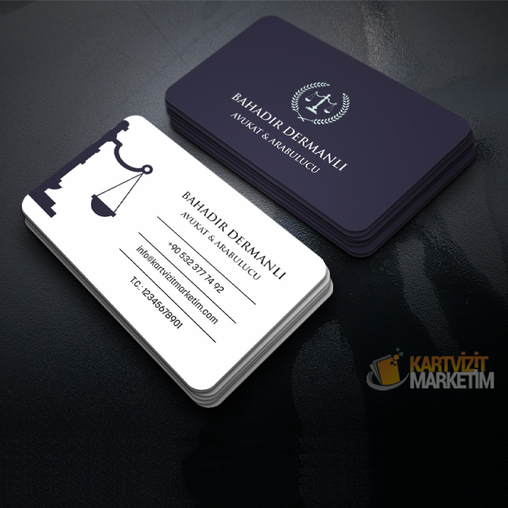 Koyu Lacivert Şık Avukat Kartvizit